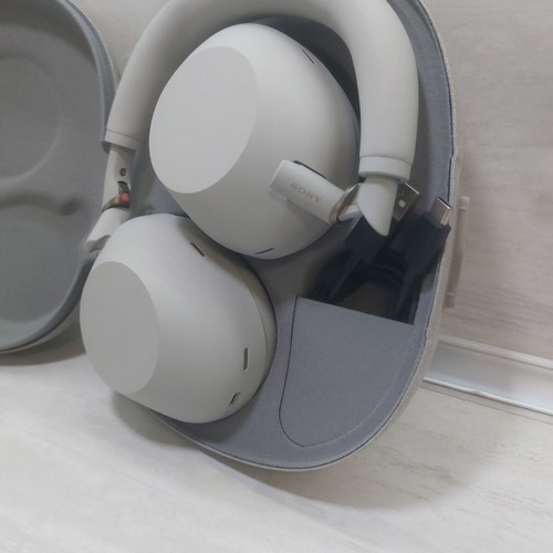 Sony WH-1000XM6 Platinum Silver wireless headphones