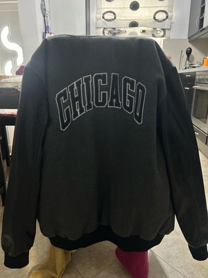 Chicago Bulls College Jacket like new, authentic