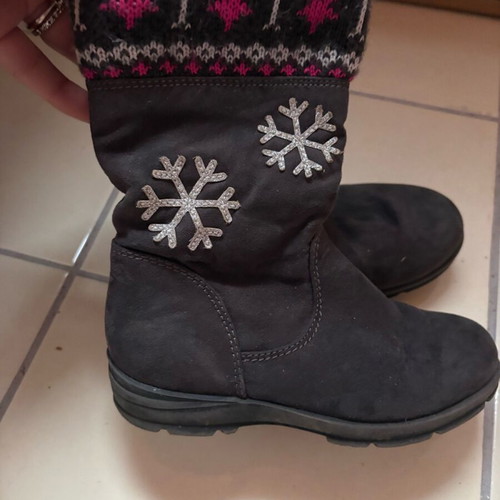 Cupcake Couture gray castor suede boots size 27 used with lining