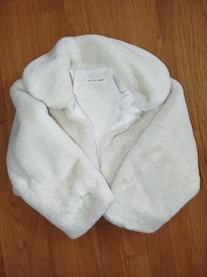 Two In A Castle children's bolero faux fur jacket white like new