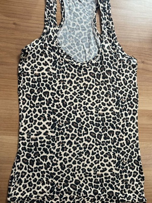 Top River Island λεοπάρ ελαστικό μέγεθος M σε καλή κατάσταση
