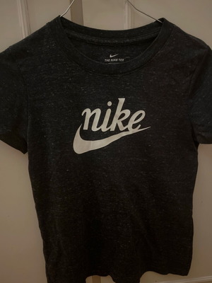 Nike t-shirt