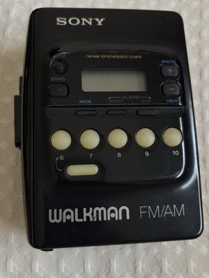 Walkman Sony vintage WM-FX 20 used, radio works cassette faulty