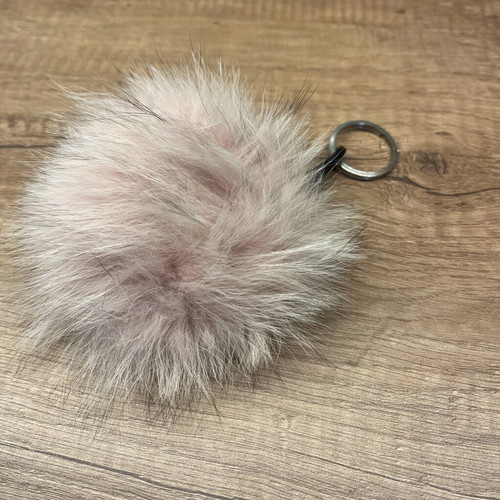 Pom Pom Keychain like new, pink