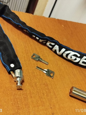 Anti-theft chain for motorcycle or bicycle like new with two keys