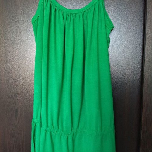 Women's top like new, green, with waist ties, size M