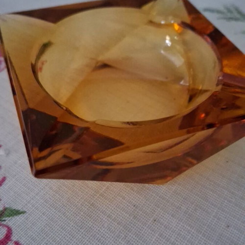 Glass ashtray square like new, 7.5x7.5 cm