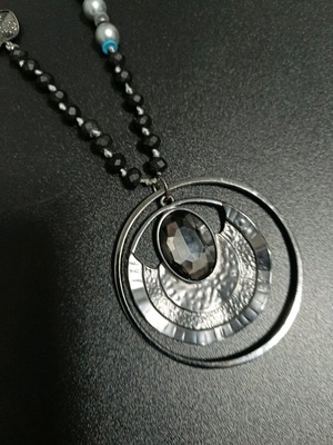 Long necklace like new