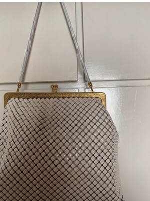 Vintage evening bag white, like new, Australian origin with stones
