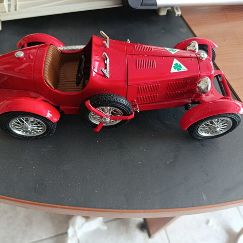 Alfa Romeo 8C 2300 Monza collectible car like new