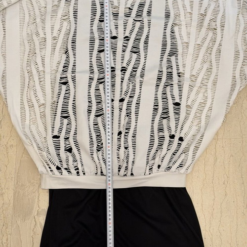 Set of 2 dresses and blouses used, black and white, loose fit
