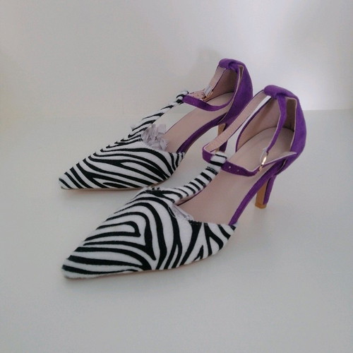 Suede pumps new size 39 with zebra pattern and purple details