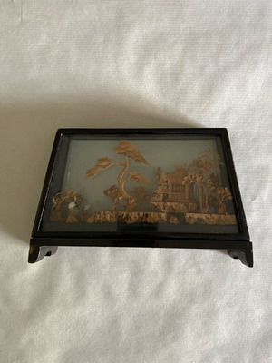 Asian style tabletop decoration like new