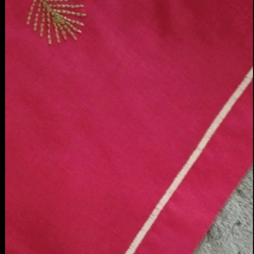 Christmas table runner like new, excellent quality