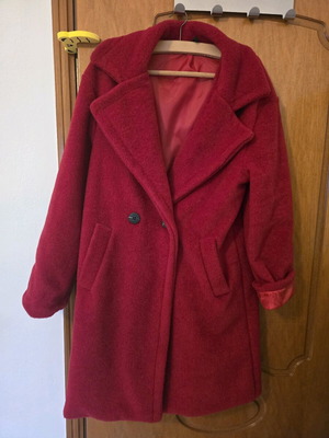 Women's coat wide fit M red like new