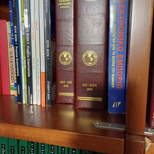 National Geographic magazines like new, 85 issues in custom leather cases