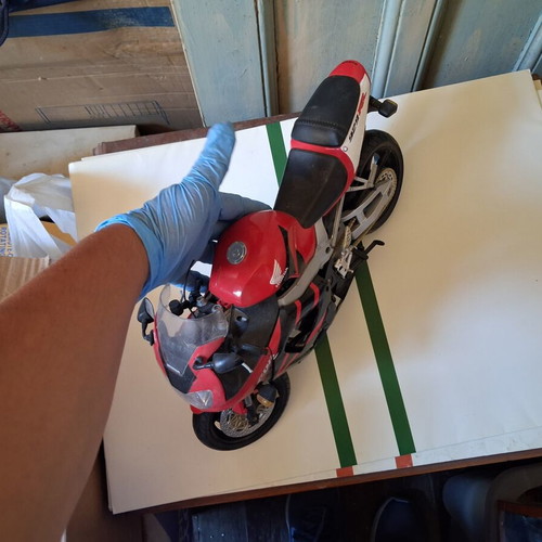 Honda CBR 929RR Fireblade collectible model like new, large scale