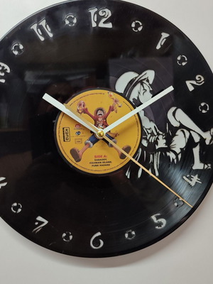OnePiece Time To Relax Vinyl Record Wall Clock new, analog