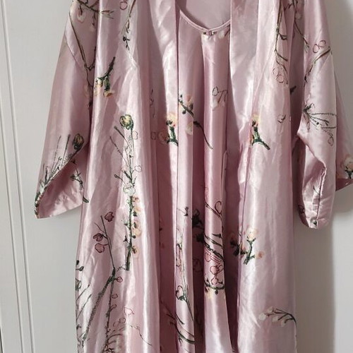 Nightgown and robe set like new, pink, size M