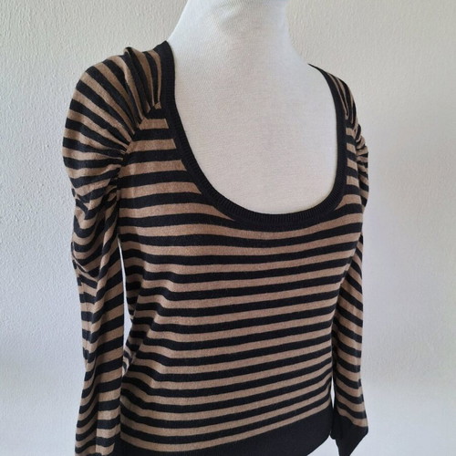 H&M sweater size M like new, black and beige