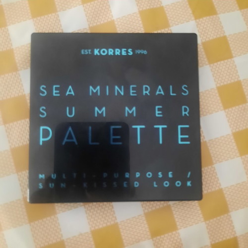 Korres Coral Sunsets Face Palette like new with eyeshadows highlighter contour