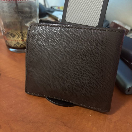 Tommy Hilfiger men's wallet like new, brown