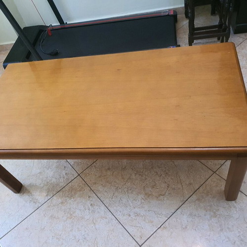 Coffee table used, sturdy and heavy, dimensions 107×54×40 cm