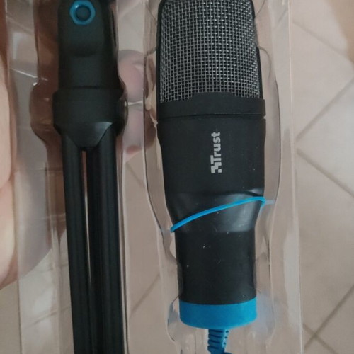 Trust USB microphone with stand for computer