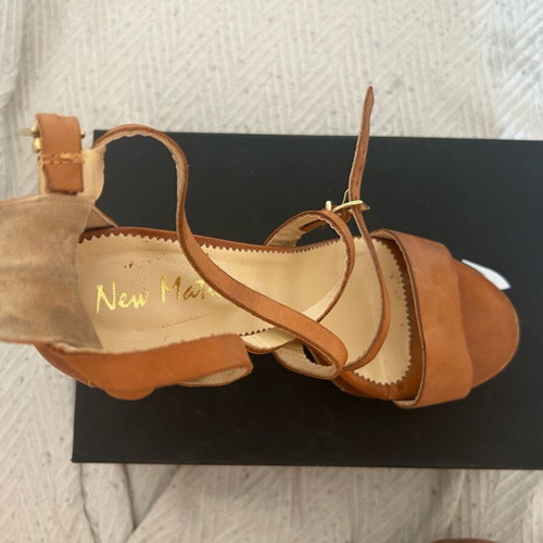 New Matic leather high-heeled sandals tan like new