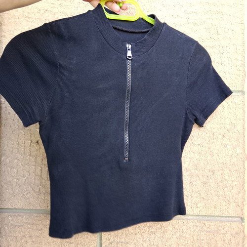 Long-sleeve crop top size S, black and blue