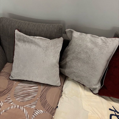Decorative pillows like new, gray with burgundy trim, set of 2