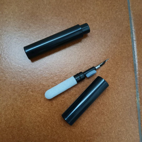 Cleaning pen for headphones and case new
