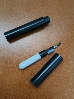 Cleaning pen for headphones and case new