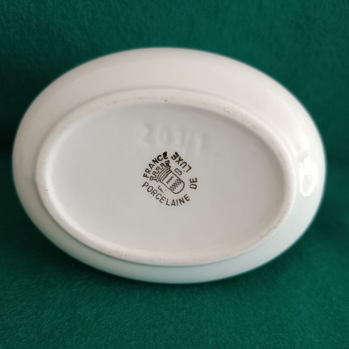 Vintage small porcelain basket like new, made in France