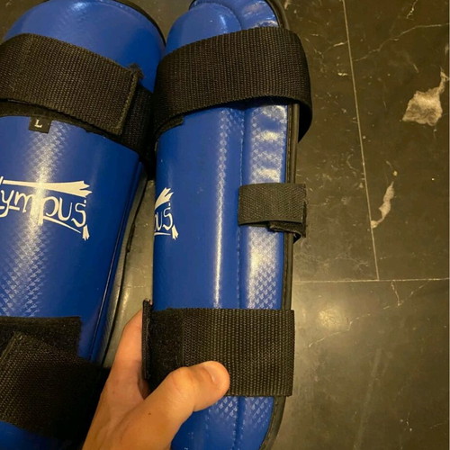 Kickboxing shin guards