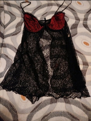 La Nuit Lingeries luxury negligee lingerie new, black and red