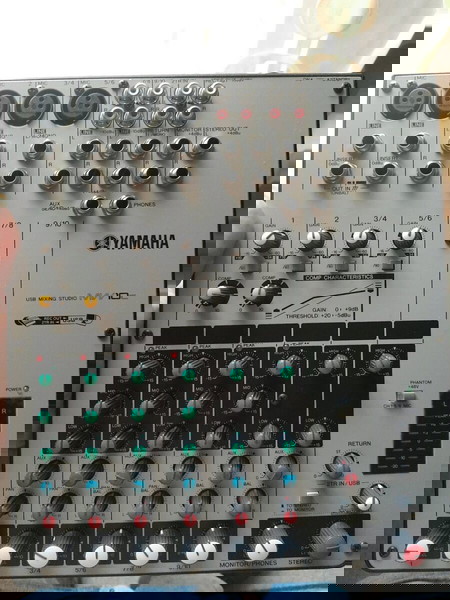 Неизползвана USB миксера конзола Yamaha mw10c