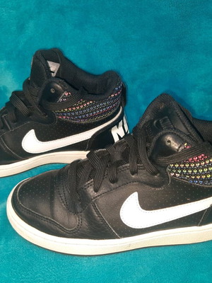 Nike shoes like new, size 35.5, black