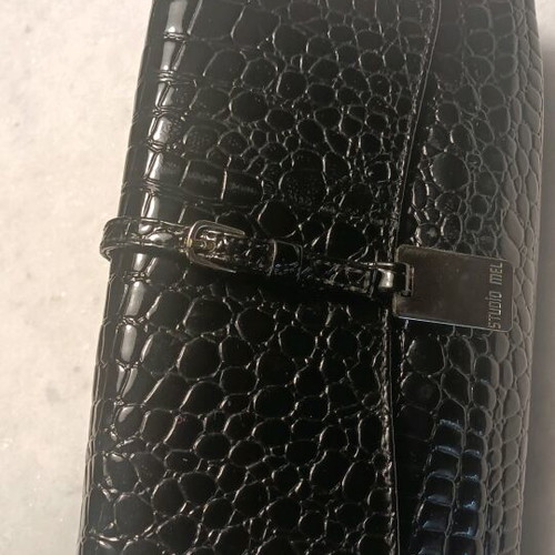 Croc print vegan leather shoulder bag like new, black