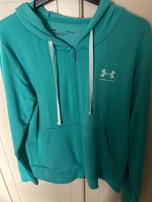 Under Armour sports jacket with zipper in very good condition