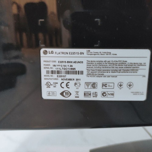 LG FLATRON E2251S-BN monitor used non-working for parts