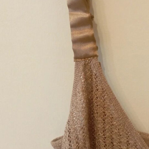 Lynne gold top, size S