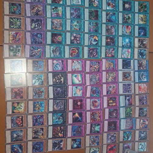 Yu-Gi-Oh! Metal Box with 100 Cards Like New