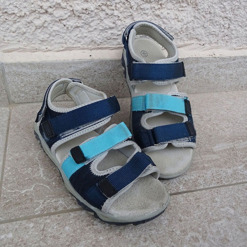 Children's sandals used, 2 pairs, size 31, leather