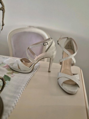 Handmade Stefania glitter shoes size 40, like new, silver