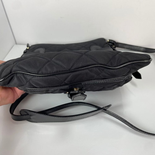 Burberry canvas black shoulder bag like new