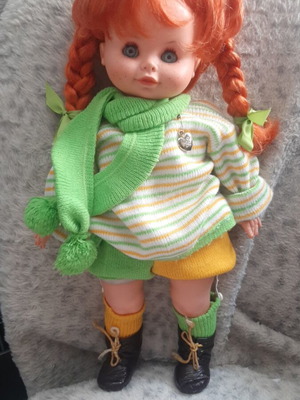 El Greco doll like new with cloth body and gift cat