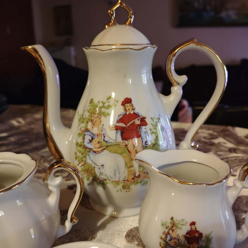 Porcelain coffee set 15 pieces vintage like new