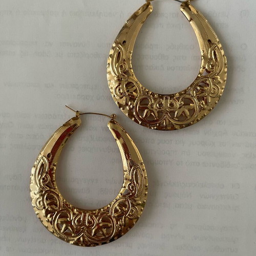 Vintage Boho Gold Filigree Teardrop Hoop Earrings like new