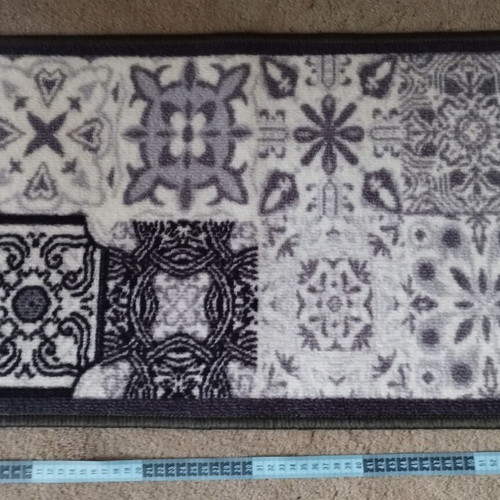 Rug with Patterns 40x60 with Non-Slip Back New